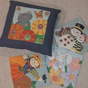 ⭐ 🛍 2/$20 Avon accent pillow.